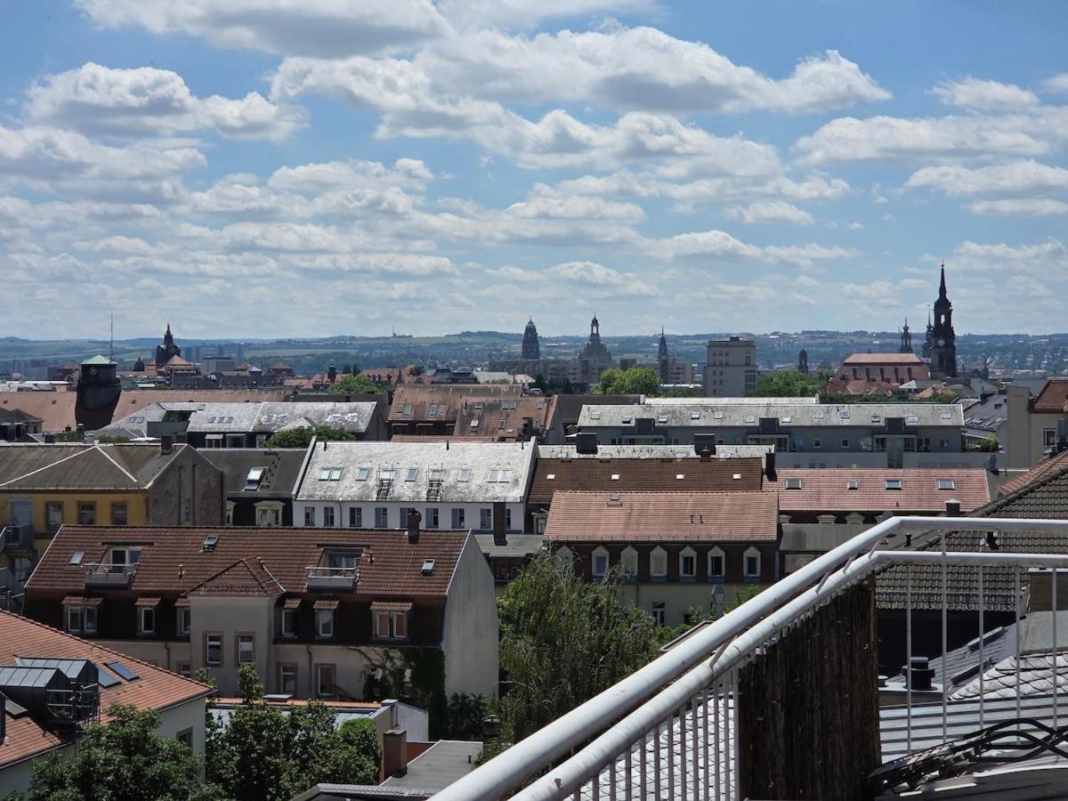 Apartment Penthouse In The Neustadt *